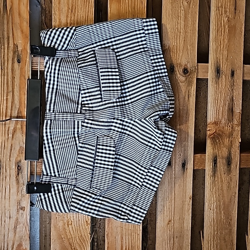 Black and White Charlotte Russe Shorts - Picture 2 of 7